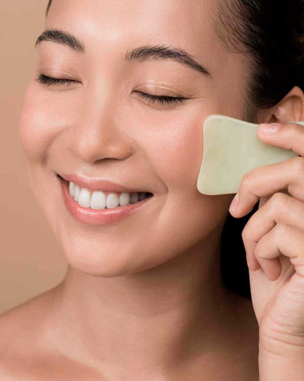 masaje facial con gua sha